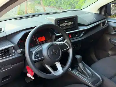 Toyota Wigo 2024 G 27.000 км белая