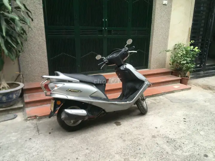 Honda FUMA SDH 125 T-23 серебристый