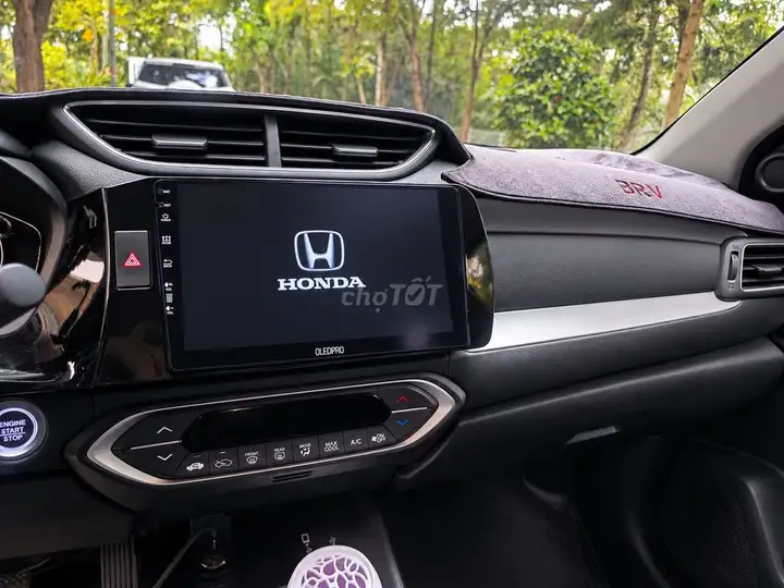 Honda BR-V G 2023 белый, 7 мест