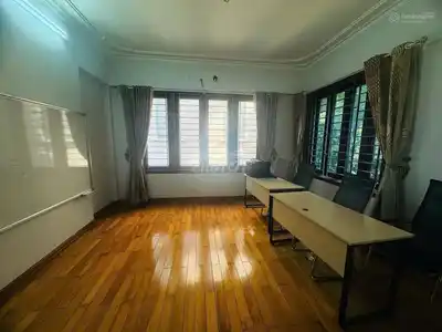 Дом целиком в переулке 68 Каугеай, 65 м² x 5 этажей, гараж