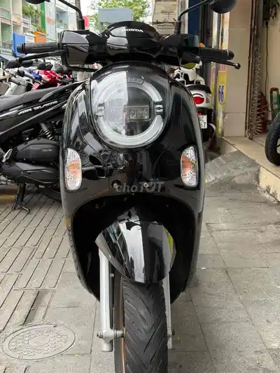 Honda Scoopy 2025 Глянцевый черный 4000км