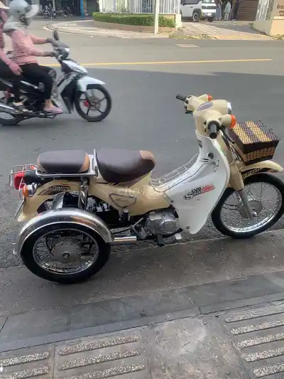 Трайк Moto Thai 50cc 11/2022 кремовый 90 км