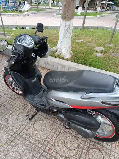 Скутер SYM Shark 125 черно-серебристый