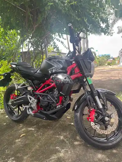 Honda CB150R 2022 Черно-красный