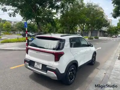 Kia Sonet Luxury 1.5 AT 2025