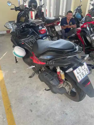 Yamaha NVX 155cc 2023 красно-черный