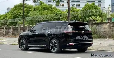 Автомобиль VinFast VF9 Plus 7S 2024 - 1 млрд 80 млн