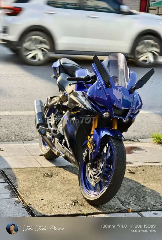 Yamaha R15 V3 черный