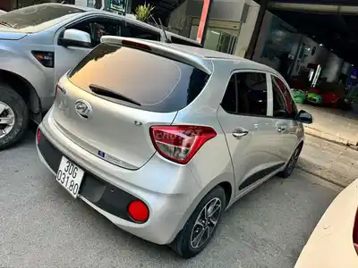 Hyundai Grand i10 Автомат 50000 км Серебристый