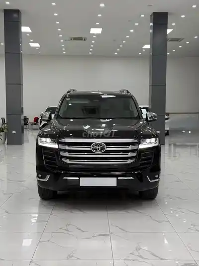 Toyota Land Cruiser LC300 2026 пробег 5000 км