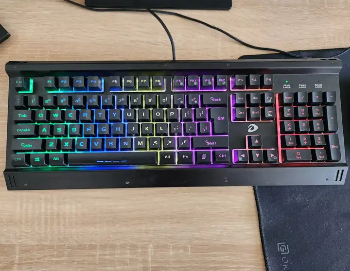 Монитор ViewSonic VA2932-mhd, клавиатура Dareu LK145, массажные накладки на сиденья