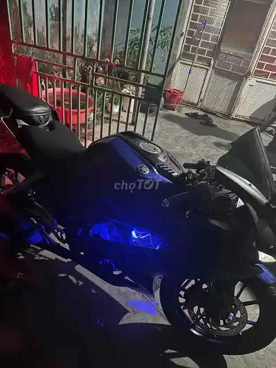 Yamaha R15 V3 сине-черный, мотоцикл с ручным сцеплением