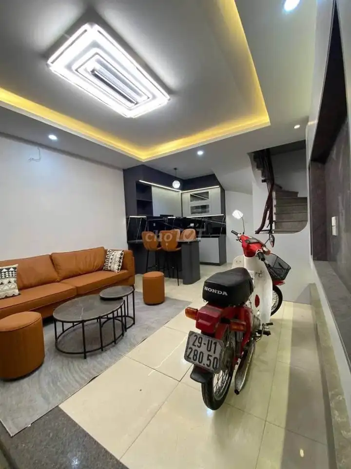 Bán nhà 30m2 3 tầng 6.x tỷ, ngõ ô tô, gần trường Việt Pháp - Bồ Đề