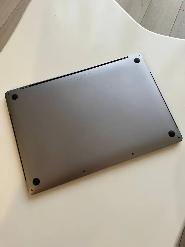 MacBook Pro i7 16" (2019)