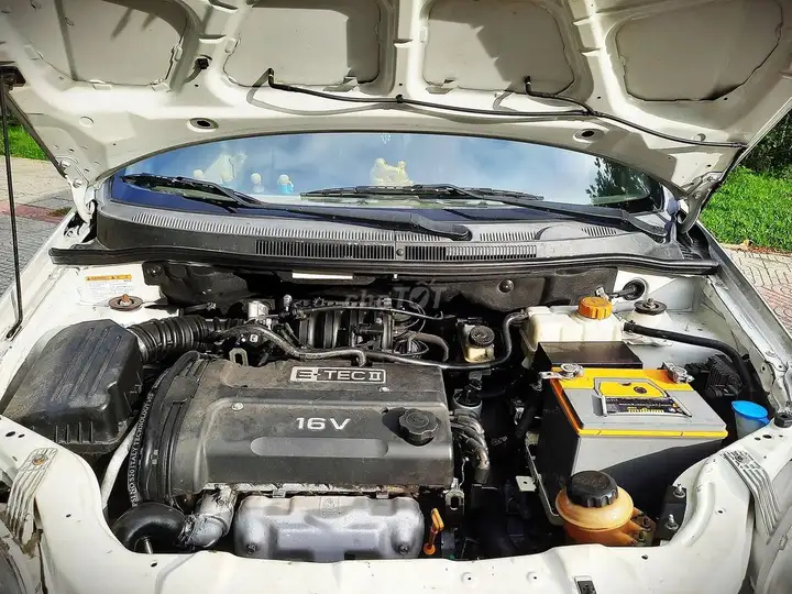 Chevrolet Spark 2018 белый