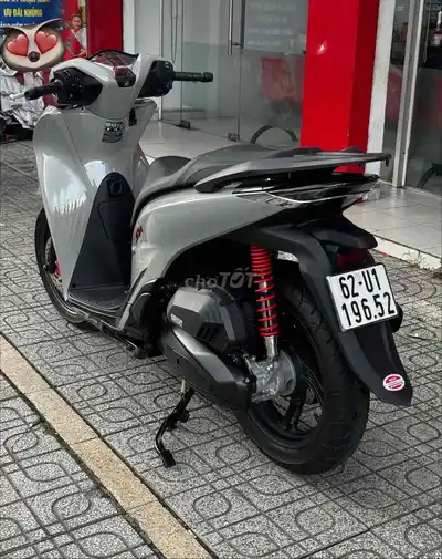 Honda SH 160i ABS конец 2023 Серо-черный как новый 2 тыс. км