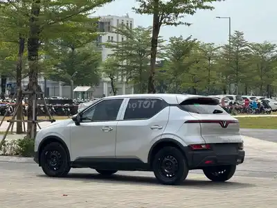 Электромобиль VinFast VF 5 2026 серебристый
