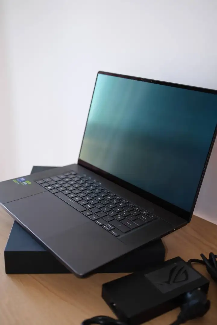 Ноутбук ASUS ROG Zephyrus G16 GU605MI