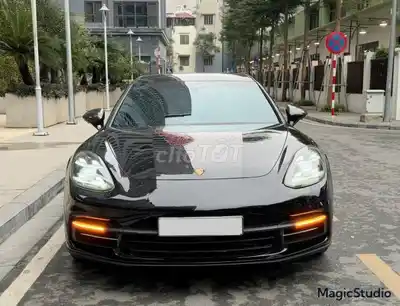 Porsche Panamera 4 Executive 2019 Черный 48000 миль