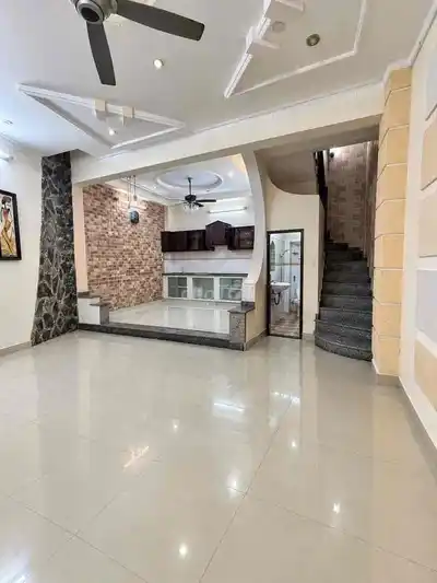 Чистый дом в тихом районе, 5х10м, 4 спальни, 4 санузла