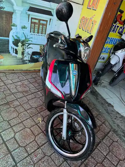Piaggio Liberty S 2019 черно-красный