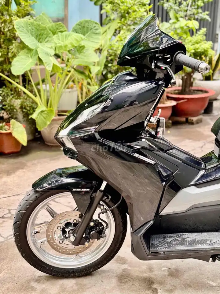Honda AirBlade 125cc 4val 2025 Черный 11.000 км