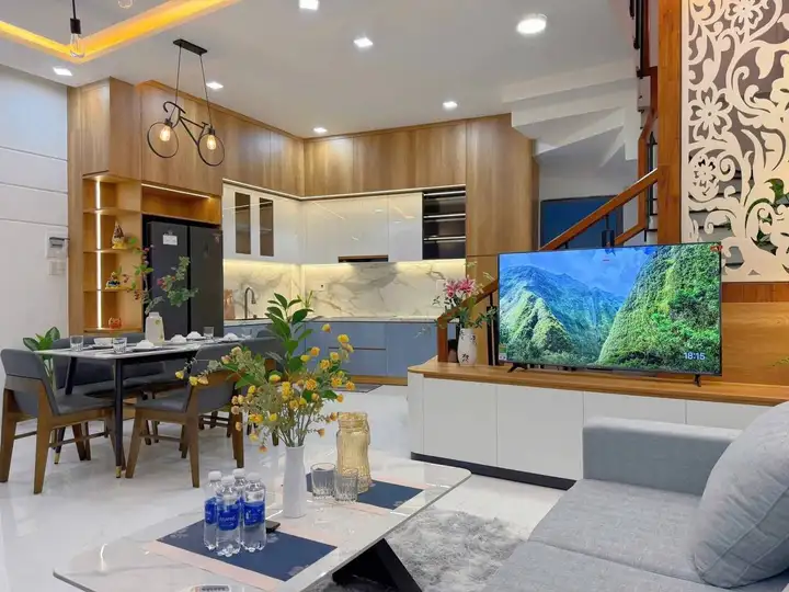 Аренда дома 3 этажа, 3 спальни, 3 WC, 60 м²