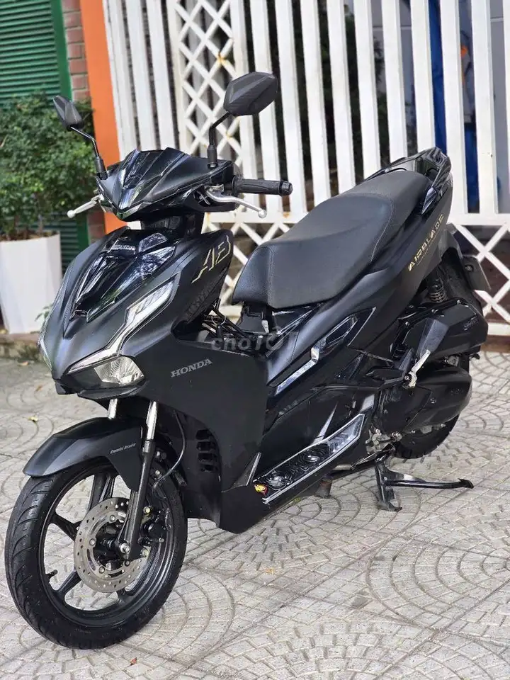 Honda Air Blade 125 4V Sport, матовый черный, максимальная комплектация