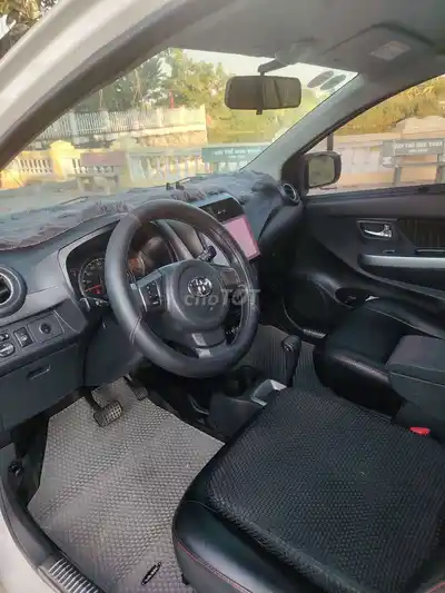 Автомобильный номер Toyota Wigo 2019 белый 8 тысяч