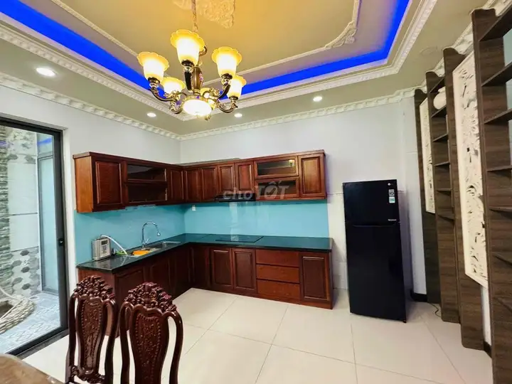 Аренда дома, фасад дороги 20м, 90м2, 3 этажа, 22 млн
