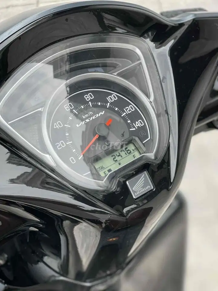 Honda Vision 2023 г.в., состояние 99% новое