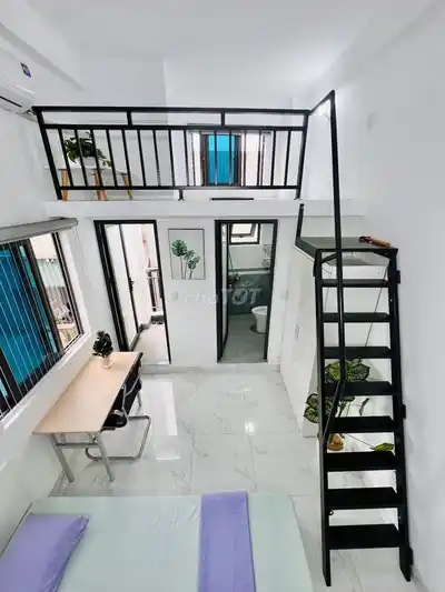 Антресоль + кровать, отдельная кухня, чистый санузел, 136 Trieu Khuc