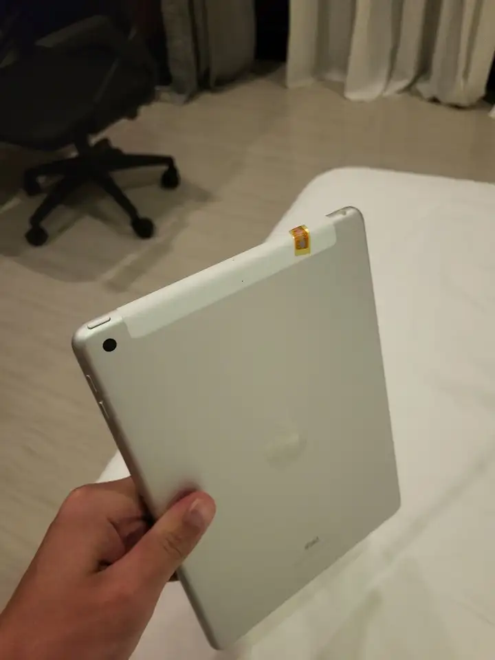 iPad в идеальном состоянии с чехлом