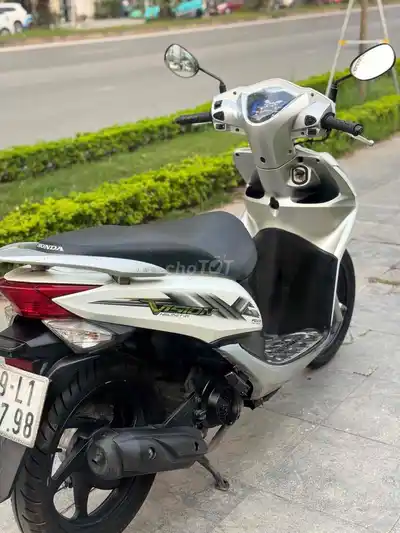 Honda Vision Белый инжекторный в отличном состоянии