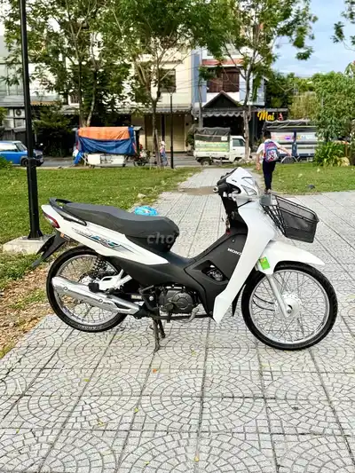 Honda Wave 2023, белый, Вьетнам