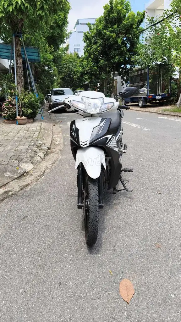 Honda Wave Blade свежий год отличное состояние мощная тихая номерах 43