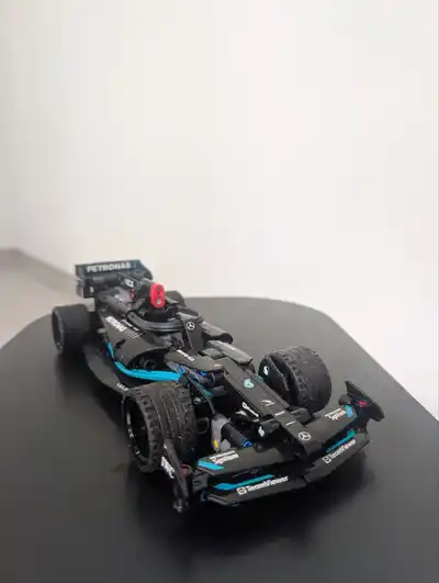 LEGO technic Petronas