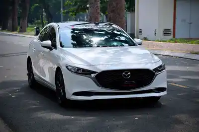 Mazda 3 2024 25 000 км Белая