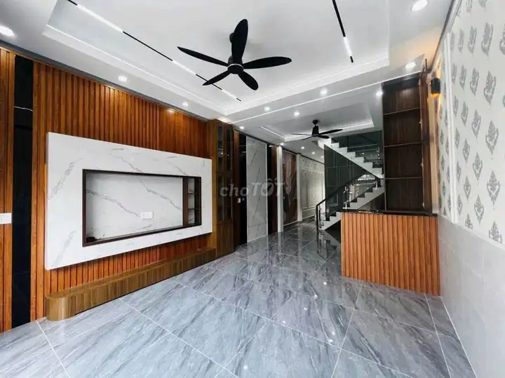 Bán nhà 1 trệt 2 lầu mới KP2, Lò Gốm, Bình Chánh