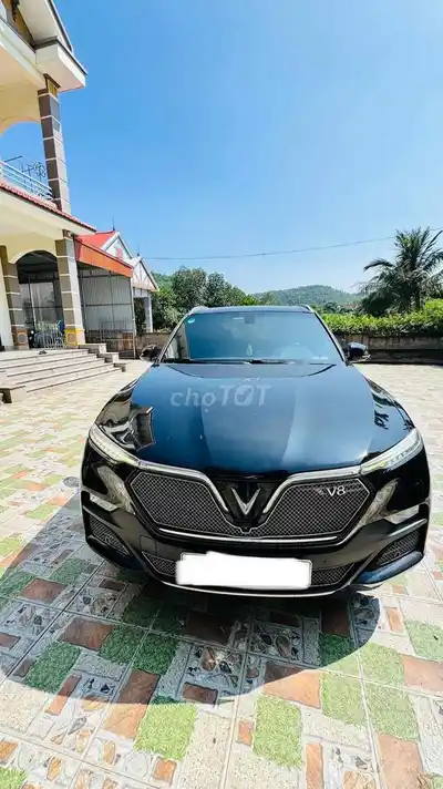 VinFast Lux SA Премиум 2019 Черный 7 мест 82 177 км