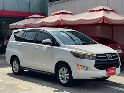 Toyota Innova 2.0E 2019 Белая МКПП - Цена снижается