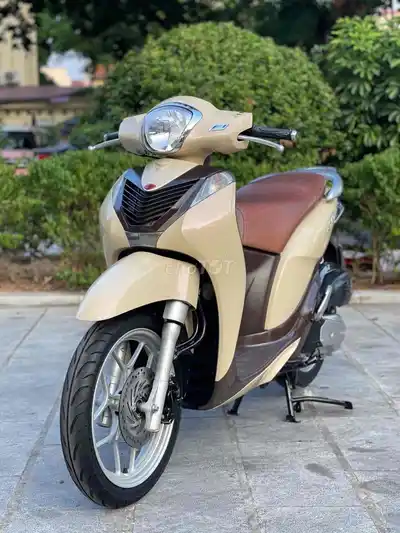 Honda SH Mode 2014 бежево-золотистого цвета