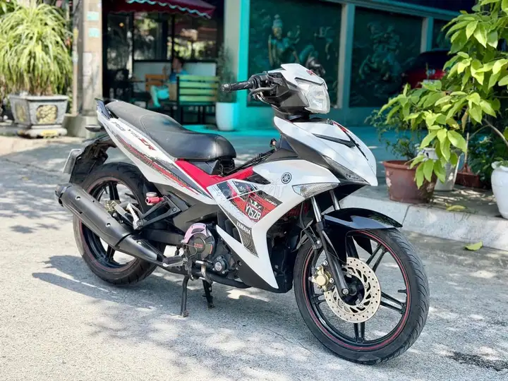 Yamaha Exciter 2017 Белый красно-черный