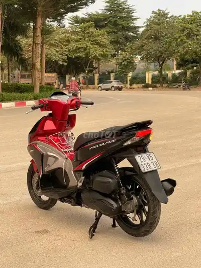 Honda Air Blade 125 Красно-черный