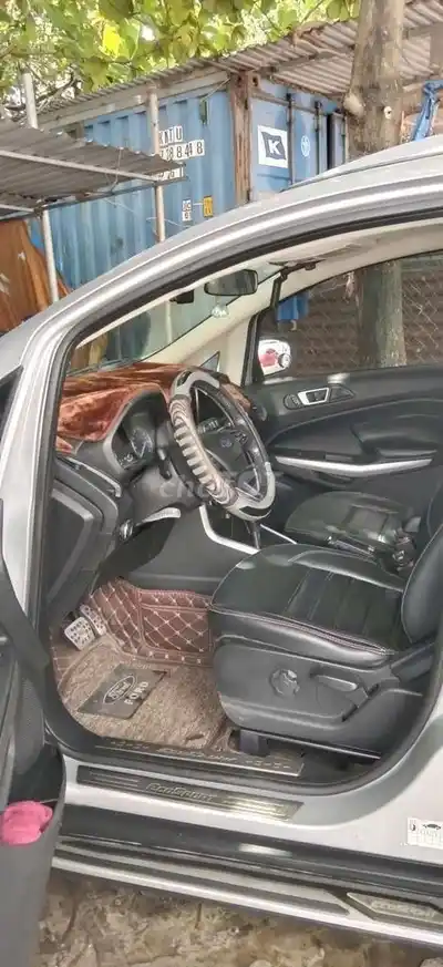 Ford EcoSport 5 мест серебристый автомат
