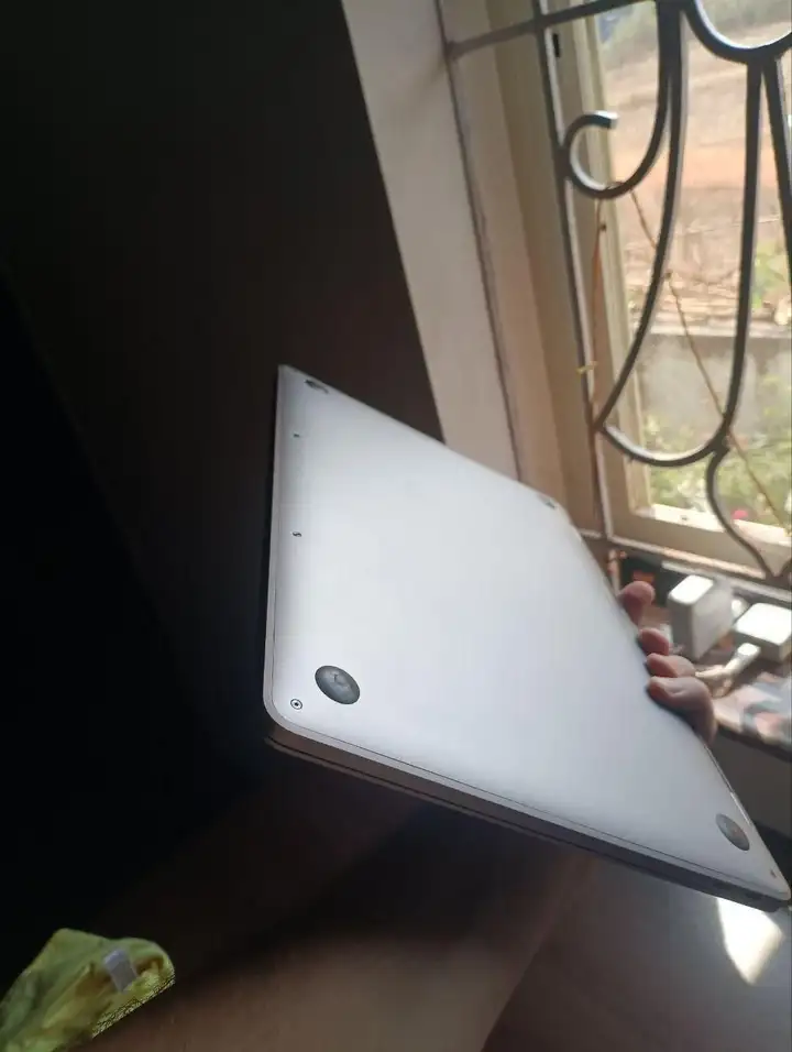 MacBook 13 Pro 2017 8/256GB A1708
