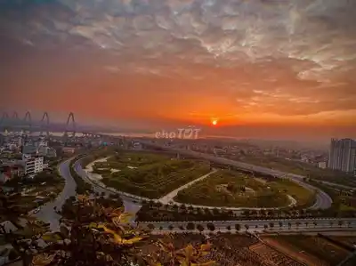 Апартаменты с 2 спальнями в Sunshine Riverside с видом на Красную реку и мост Nhật Tân