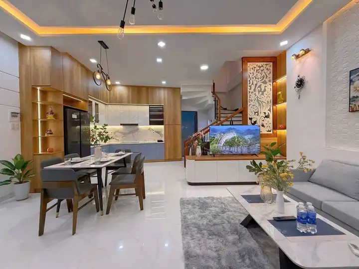 Аренда дома 3 этажа, 3 спальни, 3 WC, 60 м²