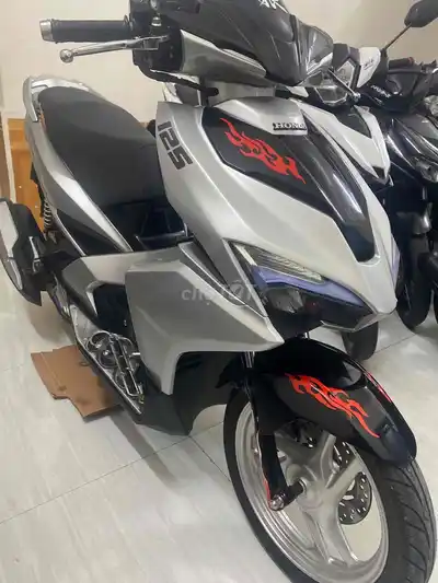 Honda Airblade серебристый, скутер