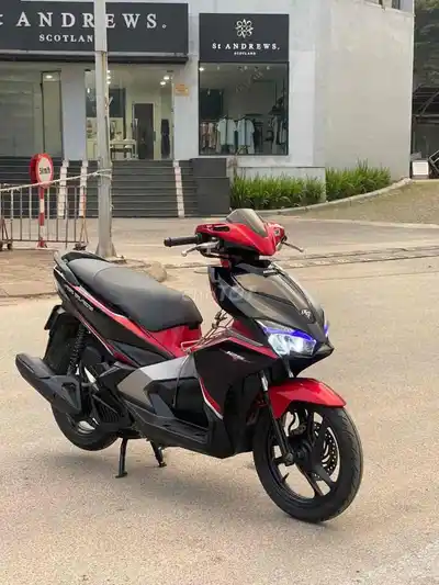 Honda Air Blade 125 Красно-черный